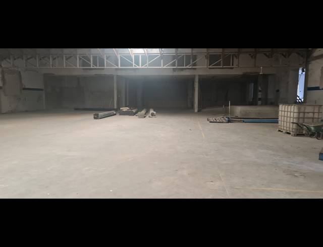 2,283M² WAREHOUSE TO LET IN RUSTENBURG CENTRAL